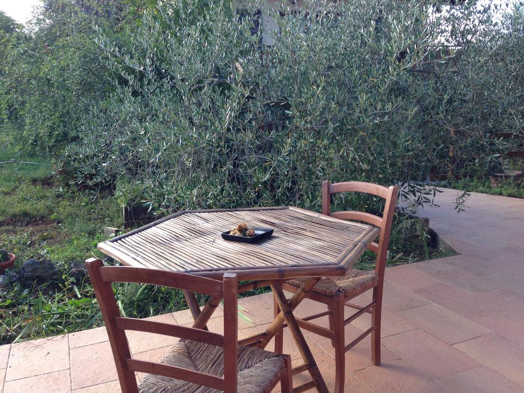 Agriturismo "La Rosa Canina" Panzió Lerici Kültér fotó