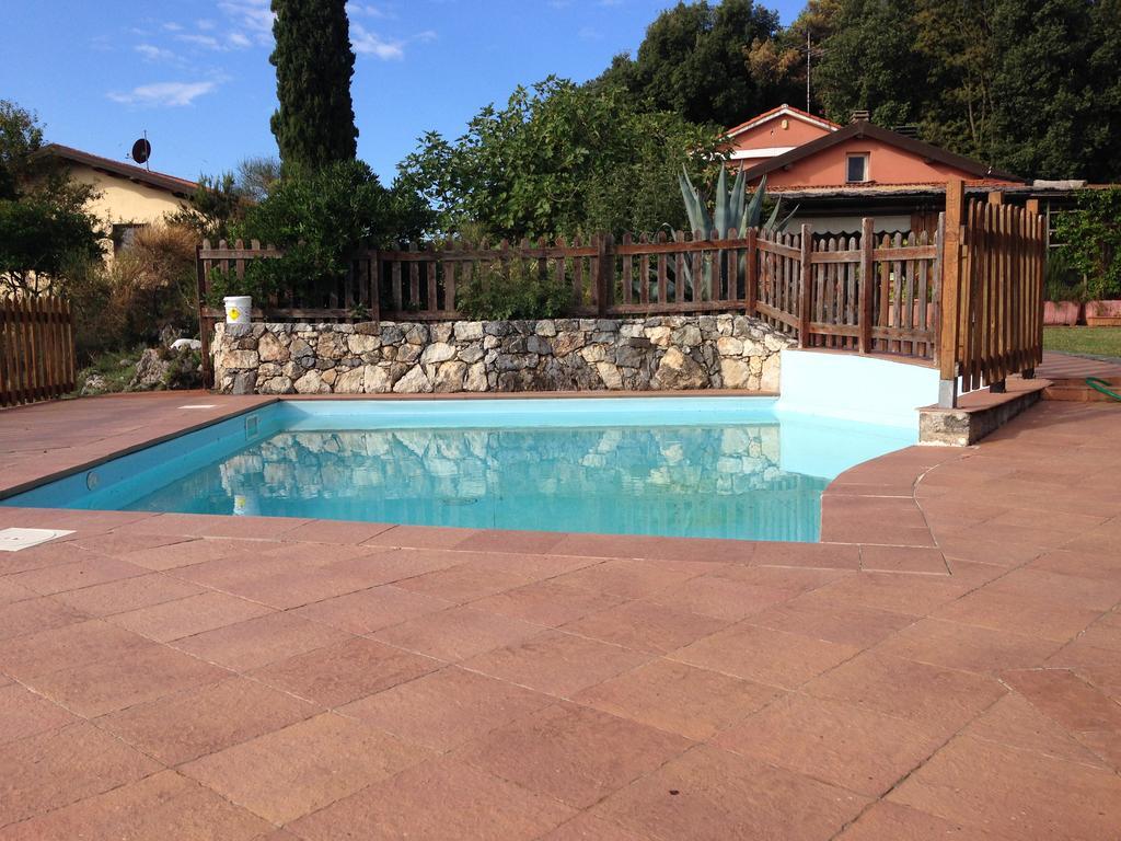 Agriturismo "La Rosa Canina" Panzió Lerici Kültér fotó