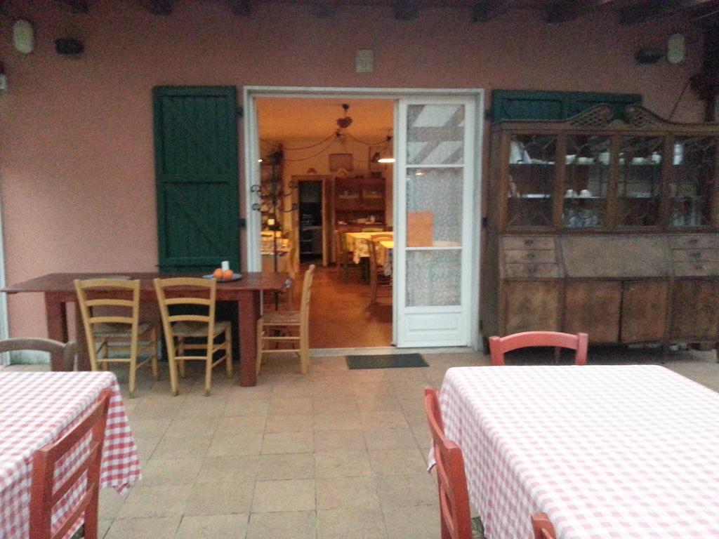 Agriturismo "La Rosa Canina" Panzió Lerici Kültér fotó