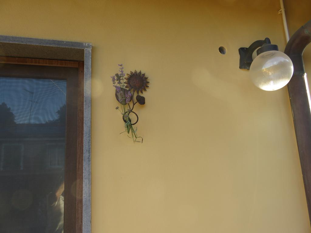 Agriturismo "La Rosa Canina" Panzió Lerici Kültér fotó